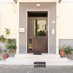 Apartment 2 Fronte Ospedale - Centro E Mare A Piedi