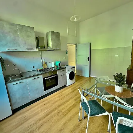 Apartment 2 Fronte Ospedale - Centro E Mare A Piedi