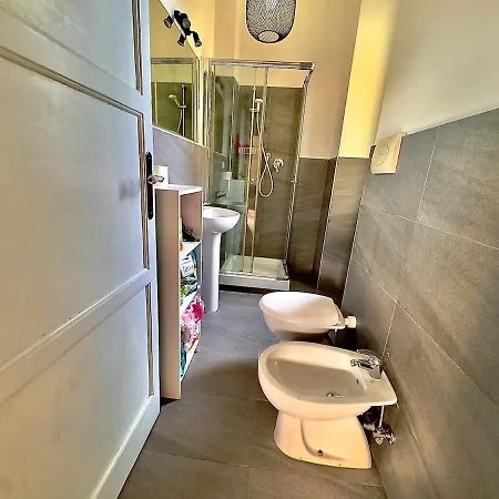 Apartment 2 Fronte Ospedale - Centro E Mare A Piedi *