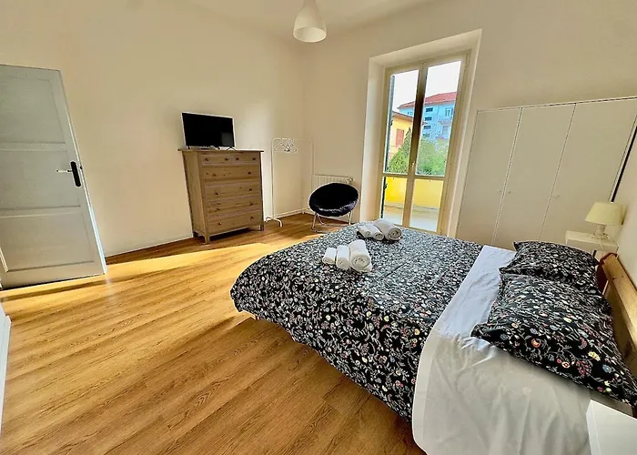 2 Fronte Ospedale - Centro E Mare A Piedi