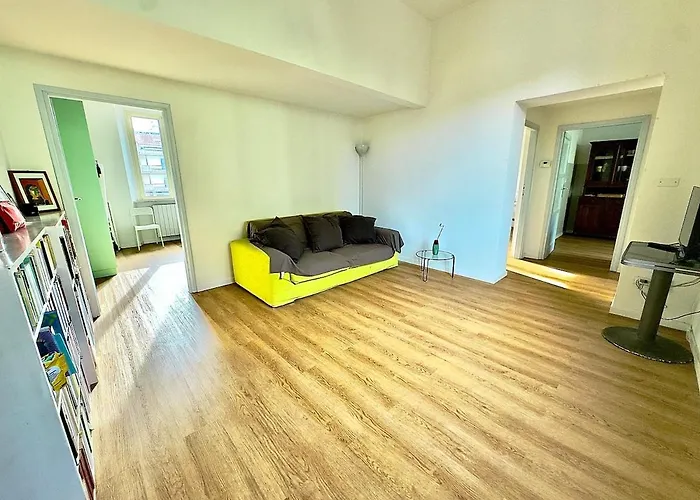 דירה 2 Fronte Ospedale - Centro E Mare A Piedi *