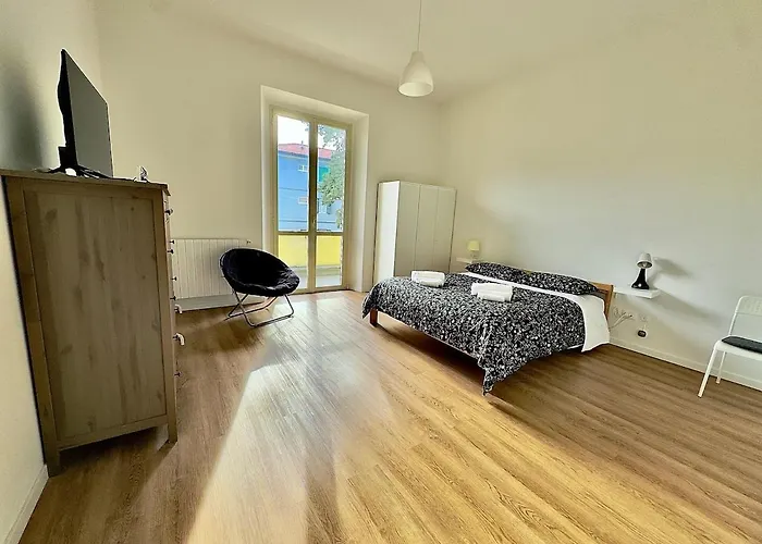 2 Fronte Ospedale - Centro E Mare A Piedi *